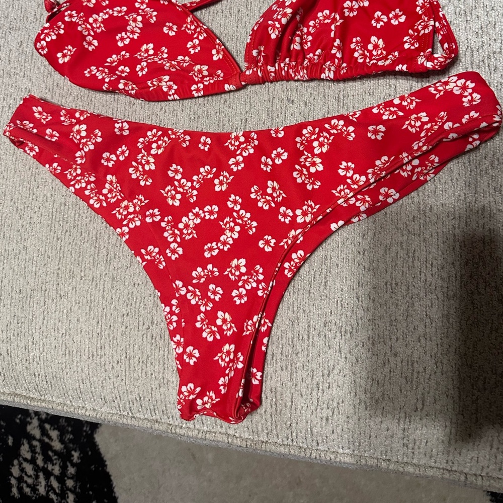 Kulani kini cheeky bottoms in XL Aloha punch